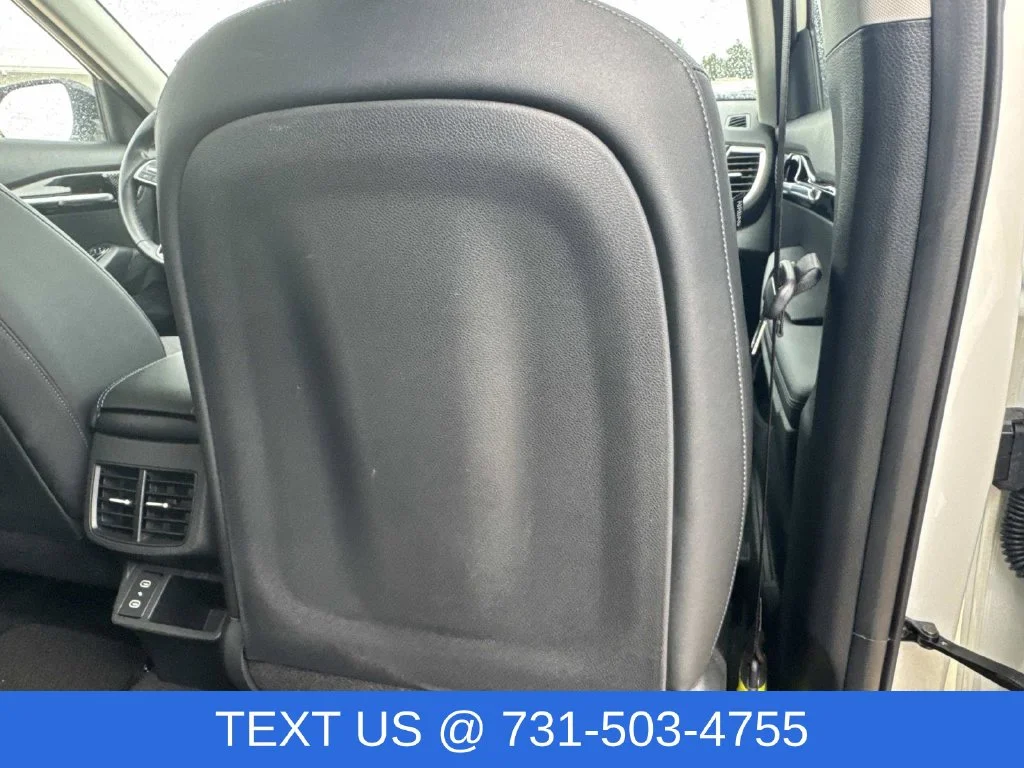 Used 2025 White Kia S image 18