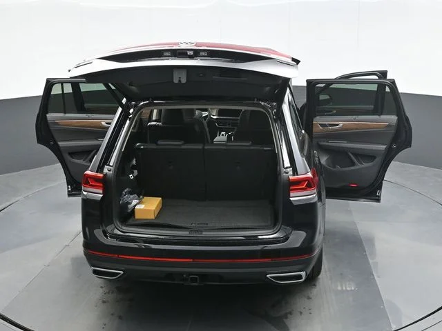 New 2026 Black Volkswagen 2.0T SE w/Technology image 27