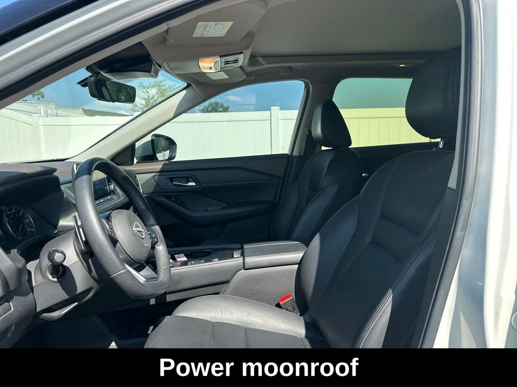 Used 2023 White Nissan SL image 12