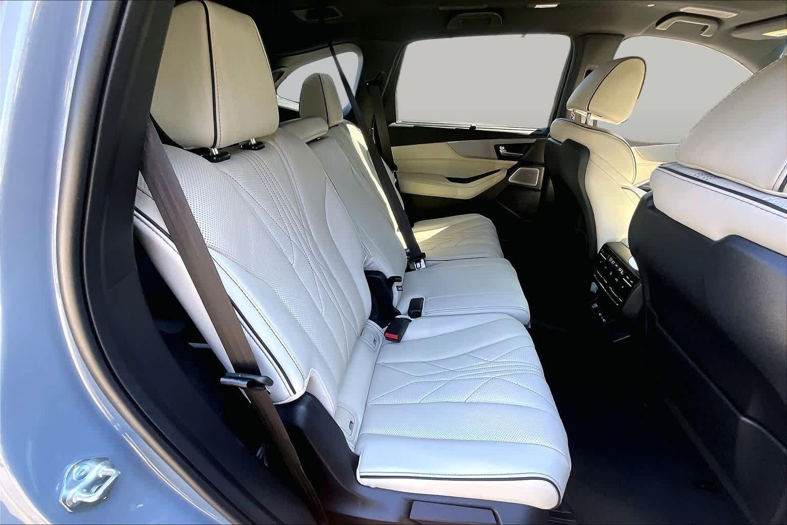 Used 2025 Urban Gray Pearl Acura w/A-Spec Advance Package image 18