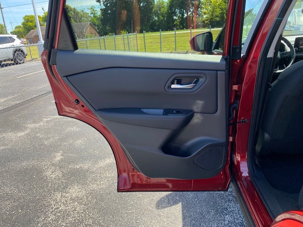 2026 Nissan Rogue SV - Photo 15