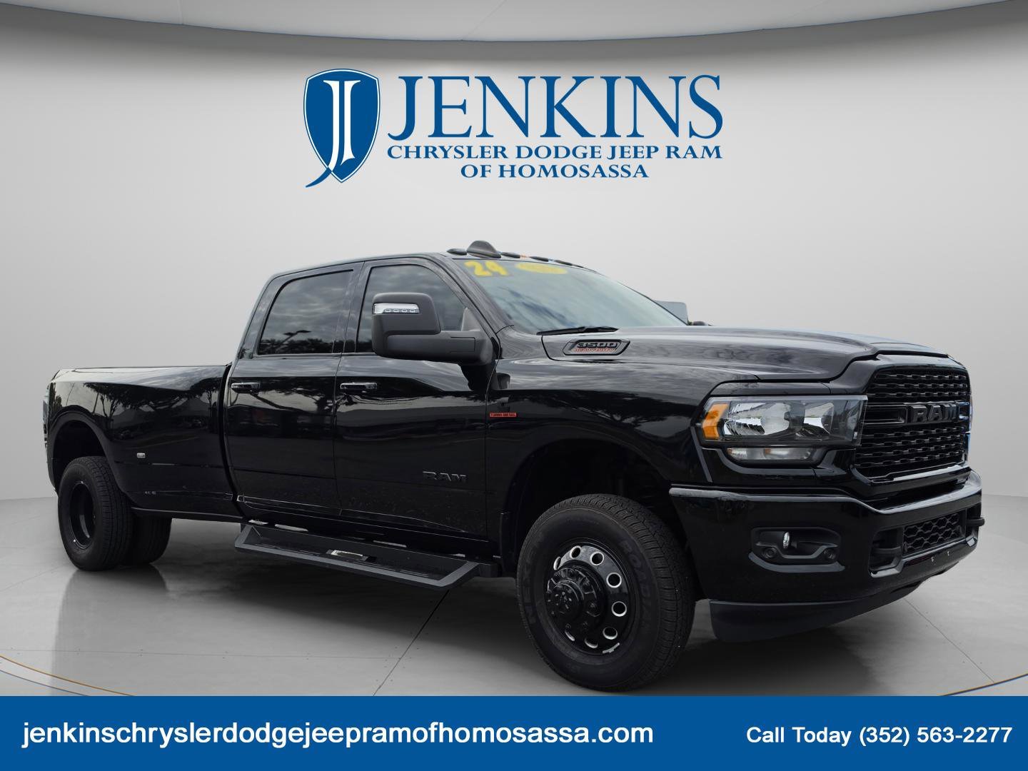 Used 2024 Diamond Black Crystal Pearlcoat Ram Big Horn image 1
