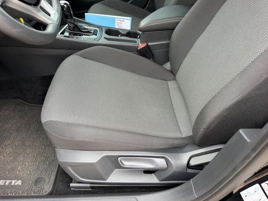 Used 2021 Black Uni Volkswagen S image 18