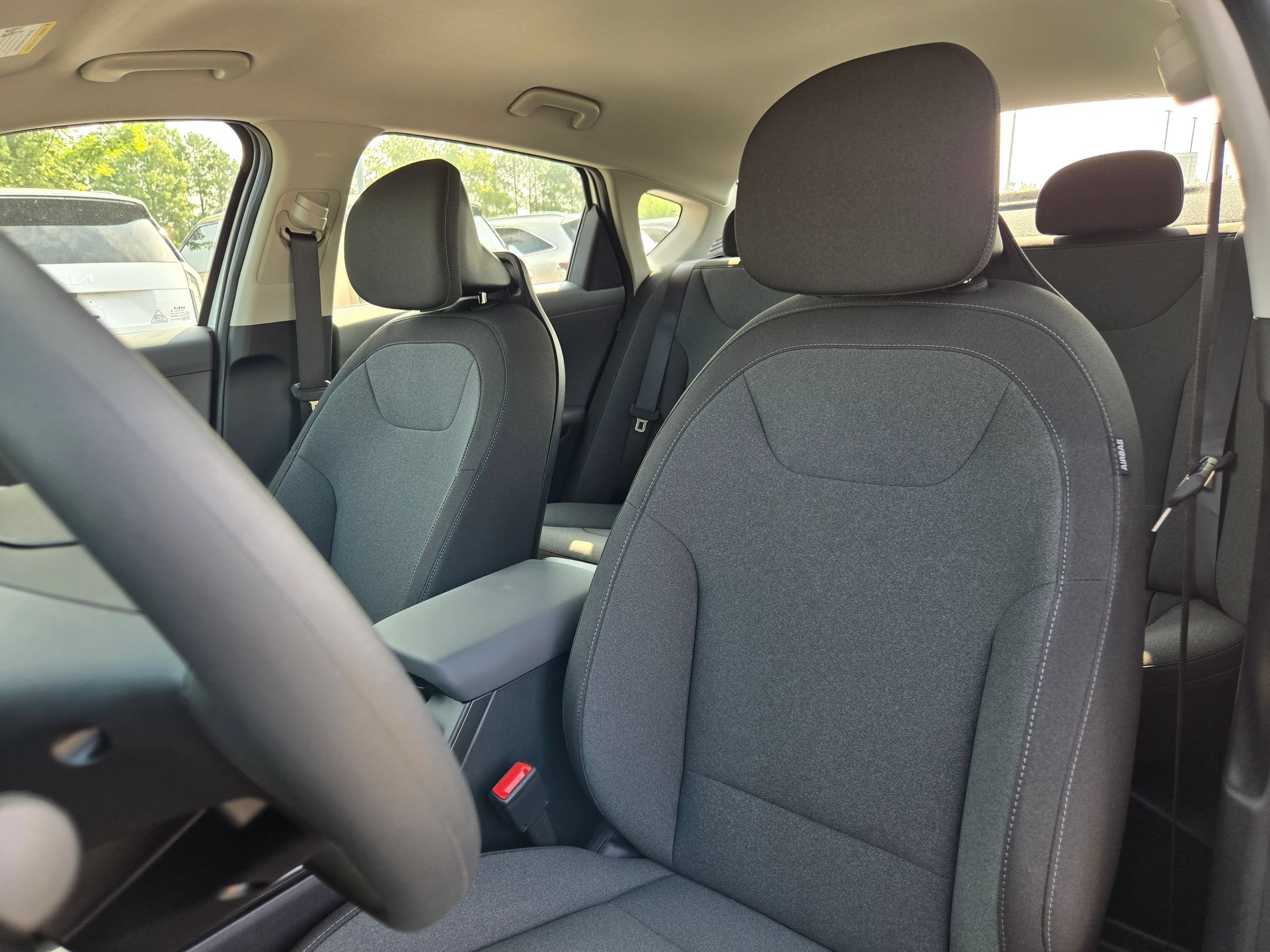 New 2026 Snow White Pearl Kia LXS image 19