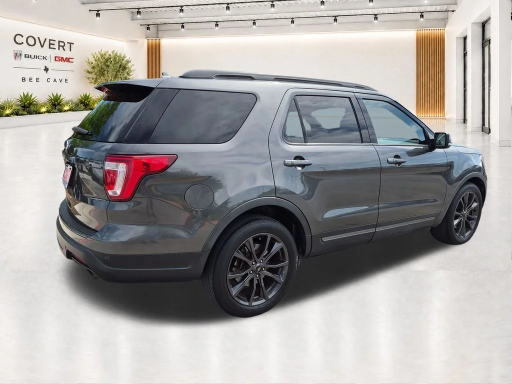 Used 2018 Gray Ford XLT image 11