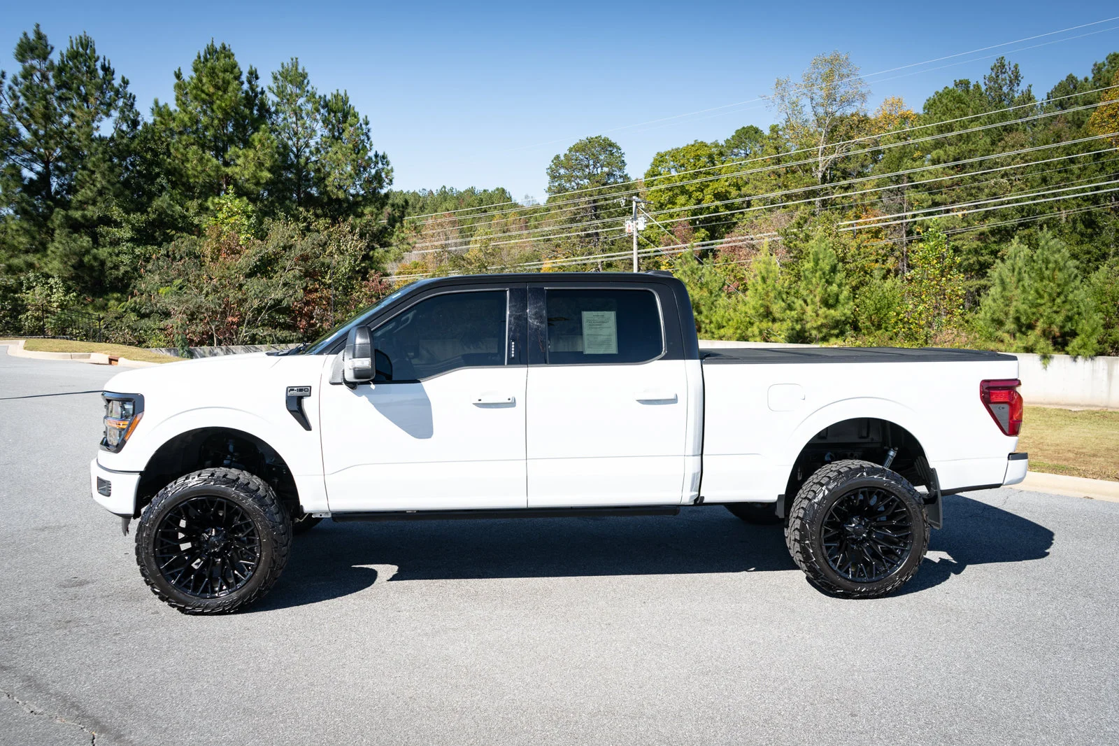 Used 2024 White Ford XLT image 5