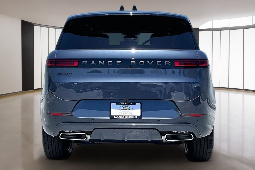 New 2026 VARESINE BLUE Land Rover Dynamic SE image 4
