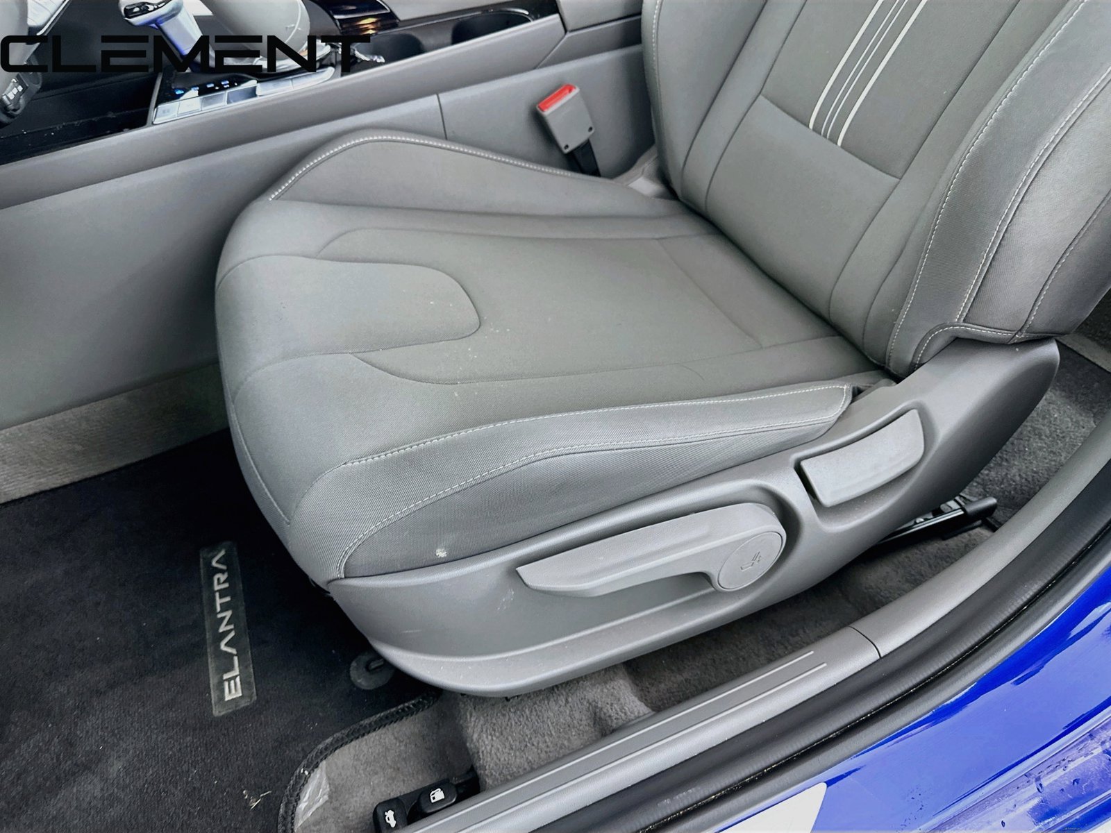 Certified Used 2025 Blue Hyundai SEL Convenience image 29