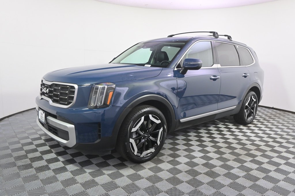 Used 2025 Kia Telluride S with VIN 5XYP6DGC7SG583944 for sale in St. Louis Park, Minnesota