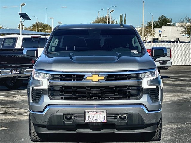 2023 Chevrolet Silverado 1500 LT photo 2