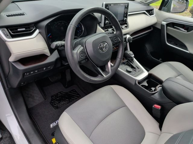Certified Used 2020 White Toyota Limited image 17
