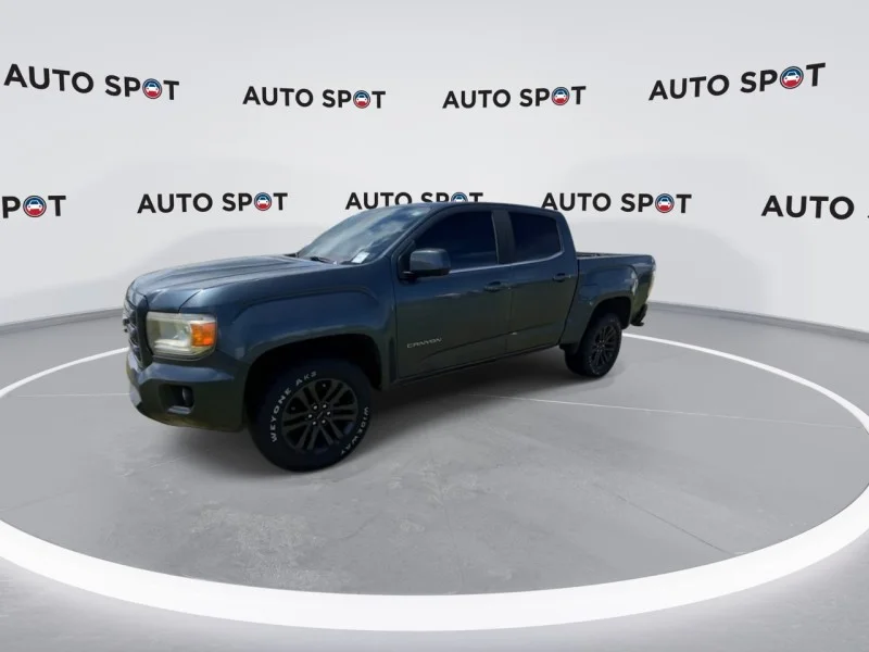 Used 2020 Gray GMC 2WD SLE image 8