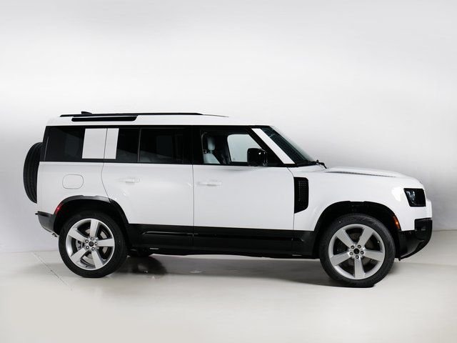 New 2026 Fuji White Land Rover X-Dynamic SE image 30