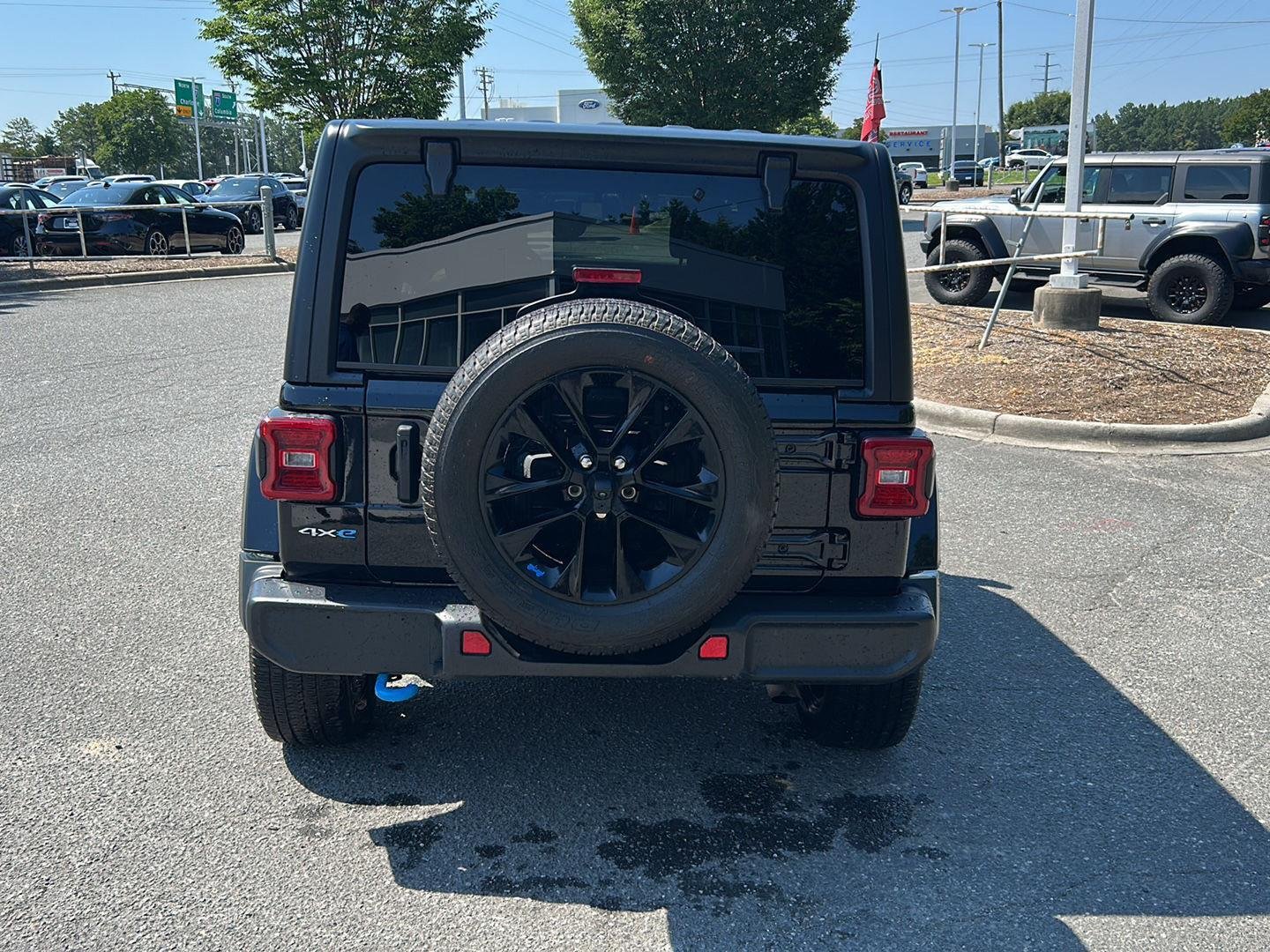 Used 2023 Black Clearcoat Jeep Sahara image 4