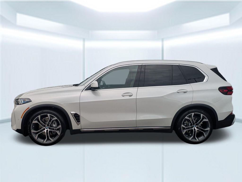 New 2026 Mineral White Metallic BMW xDrive40i image 2