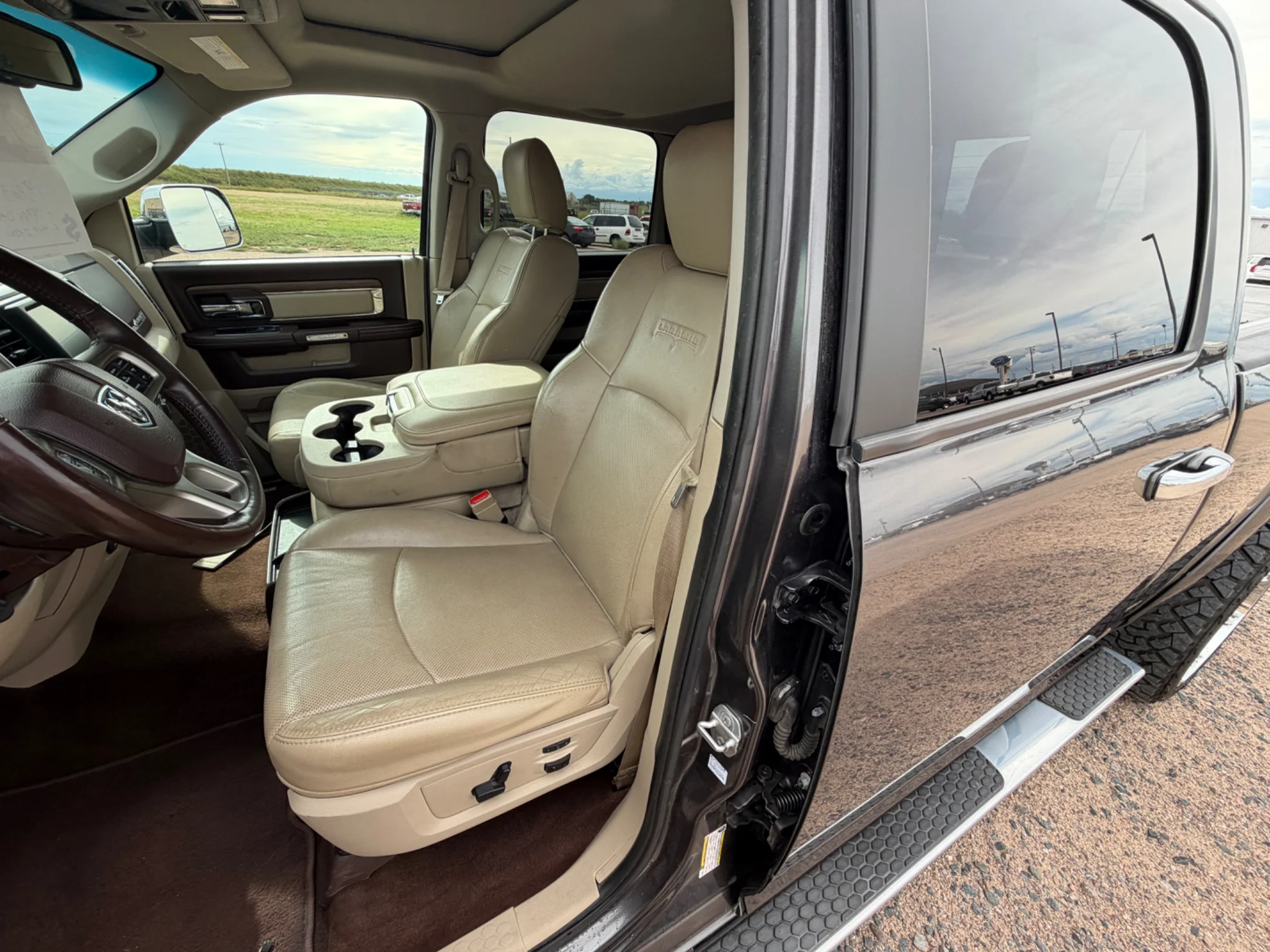 Used 2016 Granite Crystal Metallic Clearcoat Ram Laramie image 12