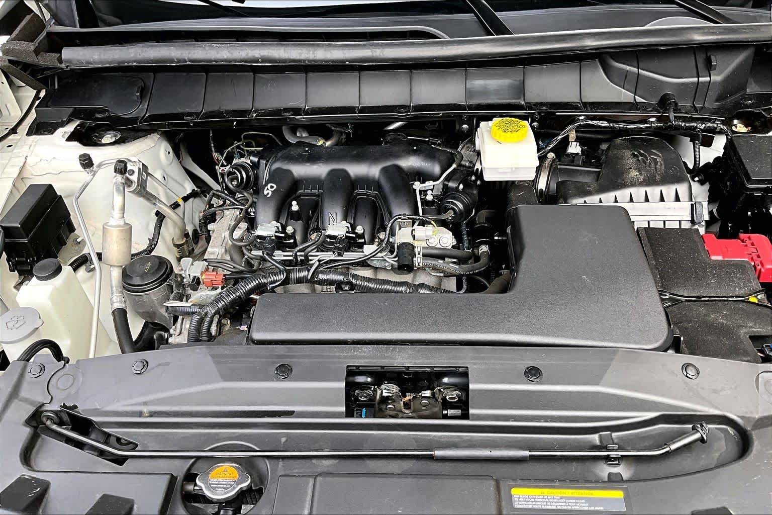 Used 2025 Glacier White Nissan SV image 32