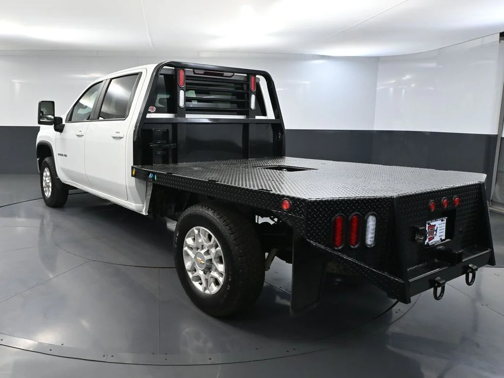 Used 2023 White Chevrolet LT image 9