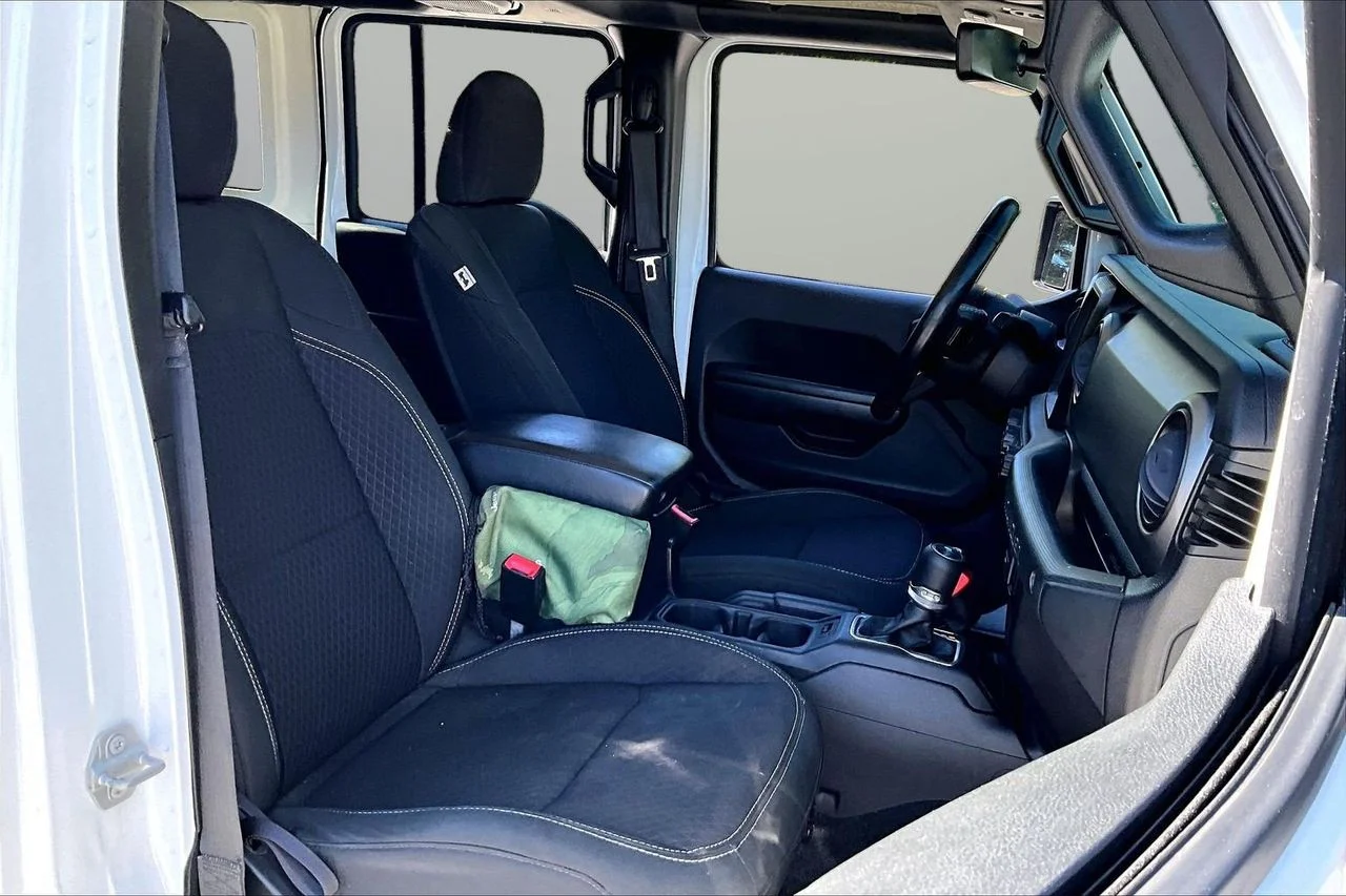 Used 2021 White Jeep Sport S image 23
