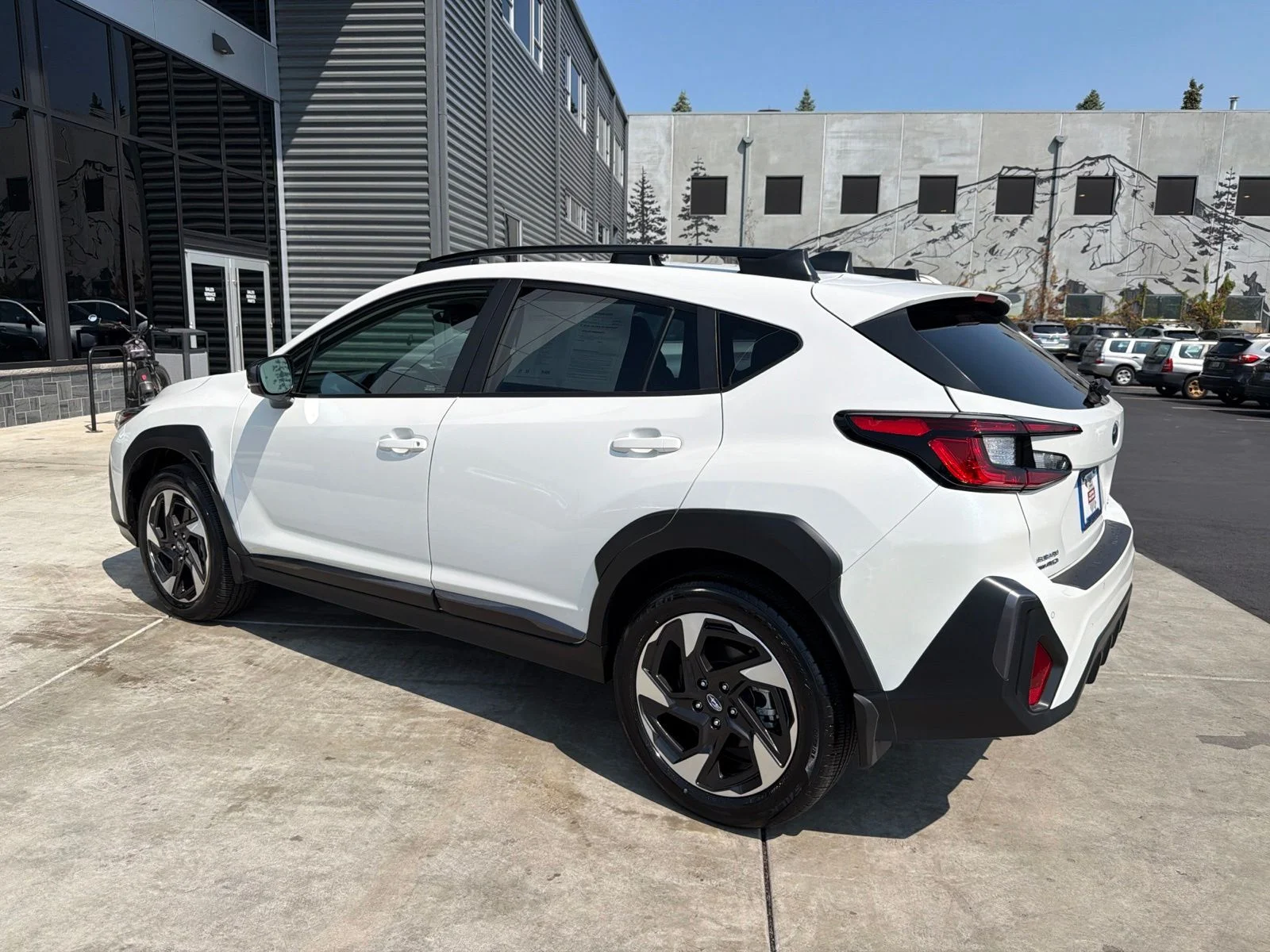 Used 2025 Crystal White Pearl Subaru Limited image 3