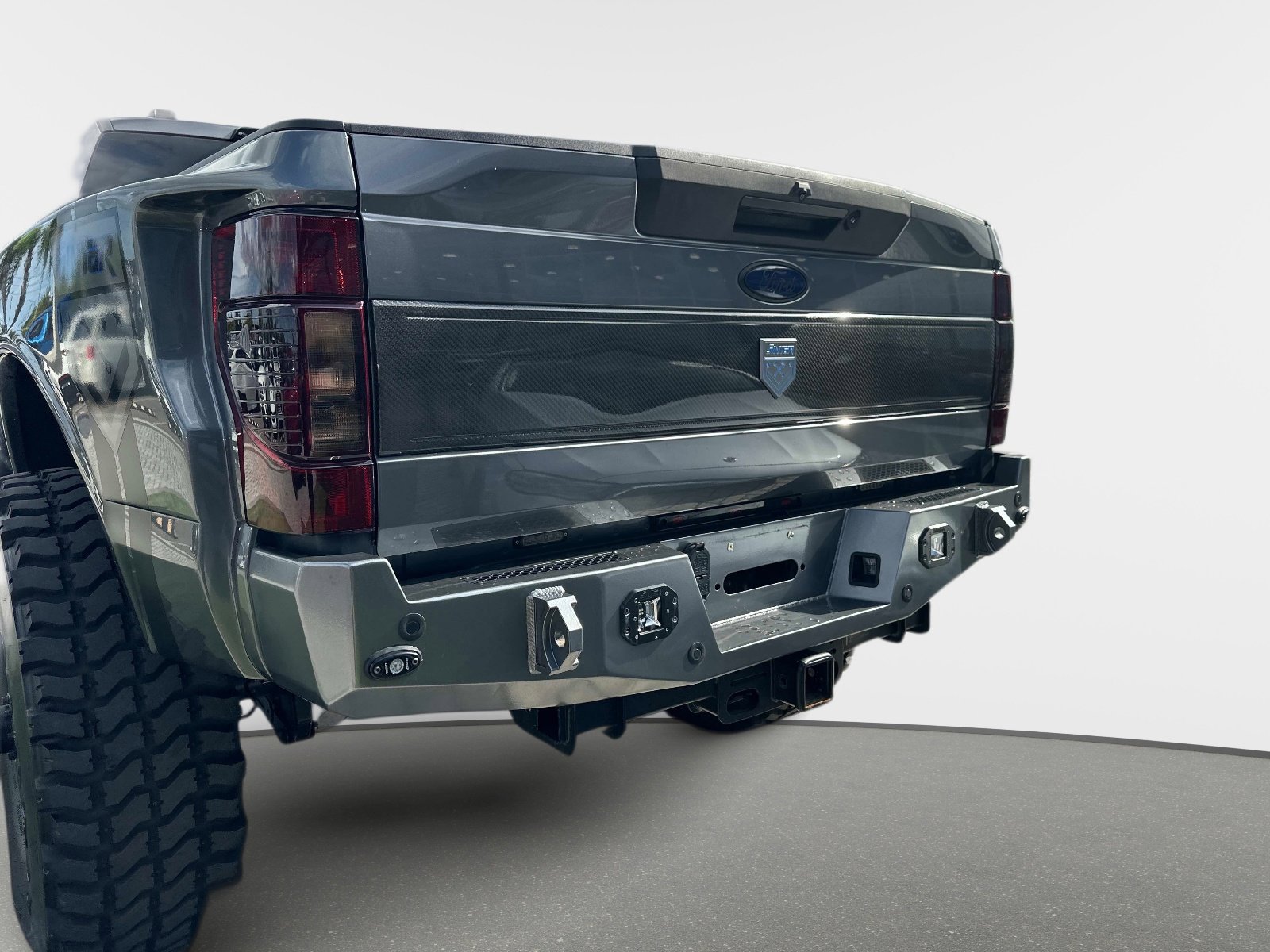 Used 2022 Gray Metallic Ford Lariat image 12