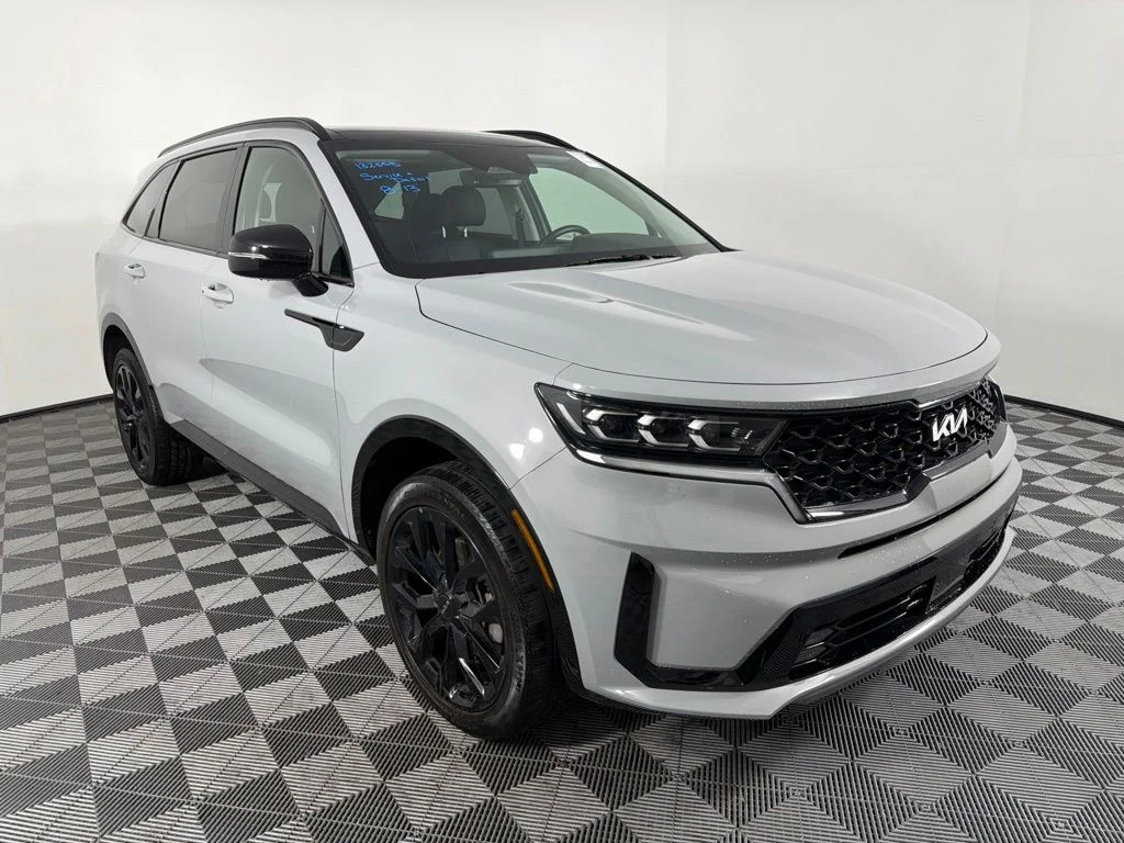 Used 2023 Gray Kia SX image 3