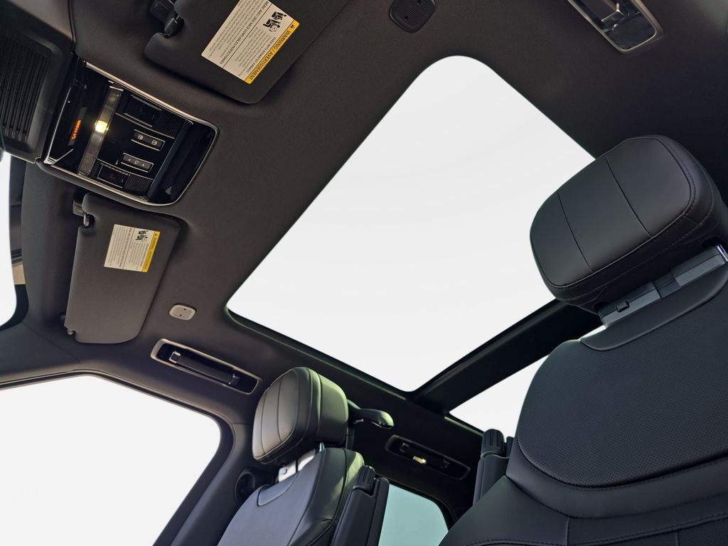 New 2026 Santorini Black Land Rover SE image 31