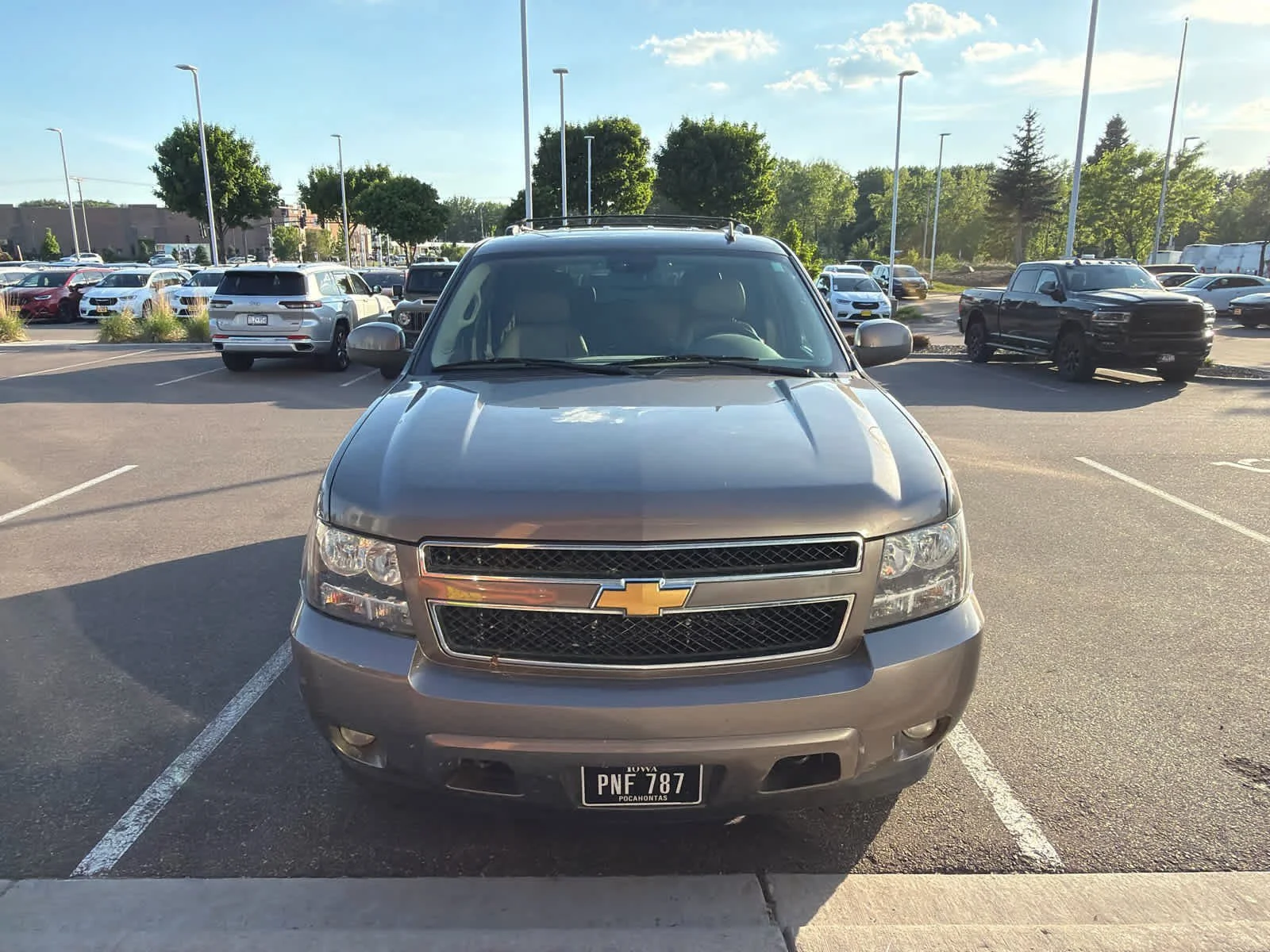 Used 2013 Chevrolet Tahoe LT with VIN 1GNSKBE07DR121186 for sale in Brooklyn Park, MN