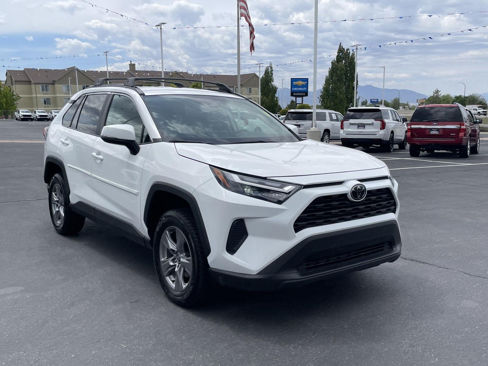 2022 Toyota RAV4 XLE - Photo 6