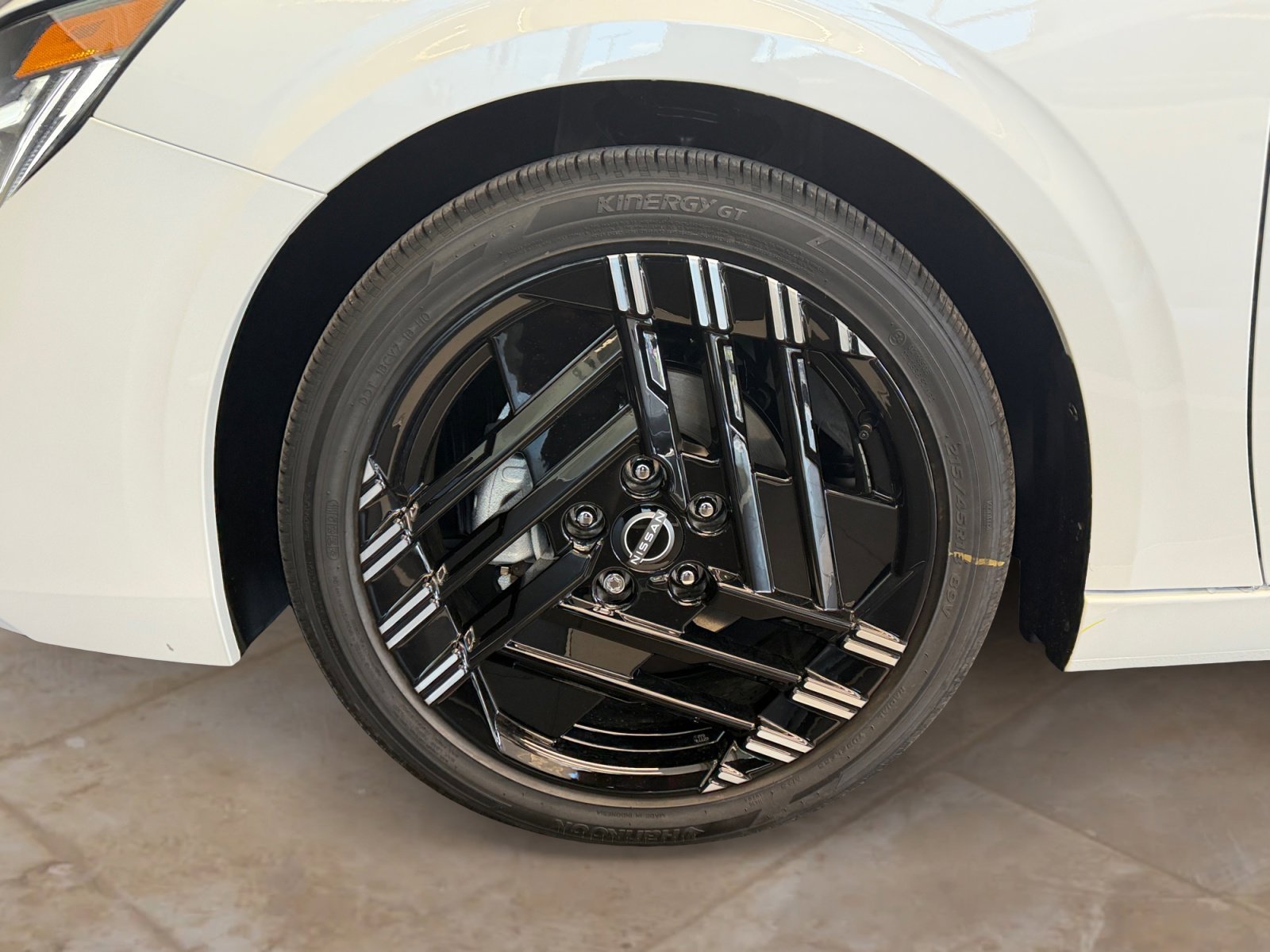 New 2026 Aspen White Tricoat/Super Black Nissan SR image 30