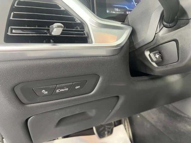 Used 2024 Gray BMW xDrive40i image 21