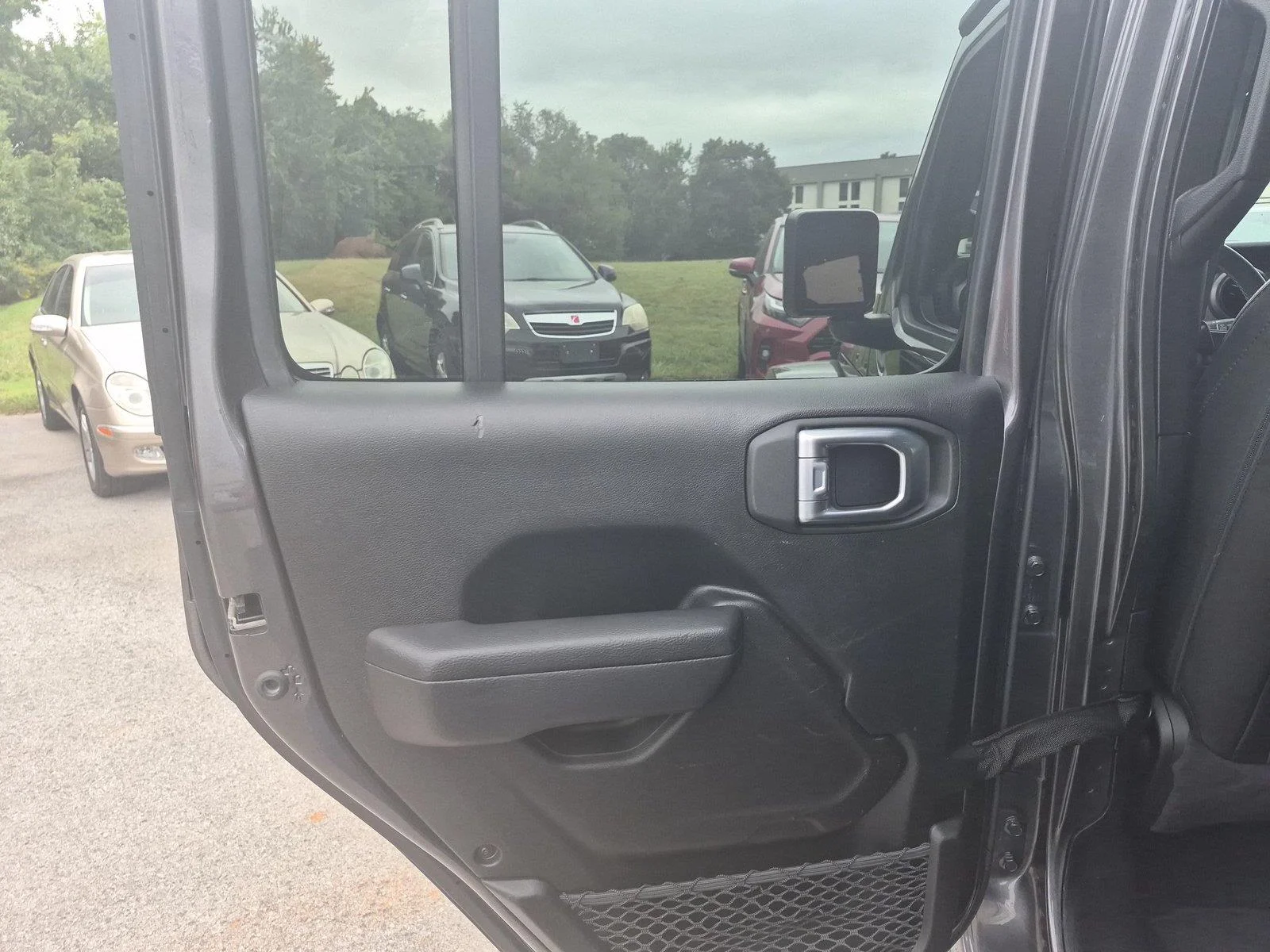 Used 2023 Granite Crystal Metallic Clearcoat Jeep Freedom image 29