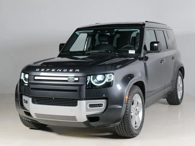 2025 Land Rover Defender 110 S P300's photo