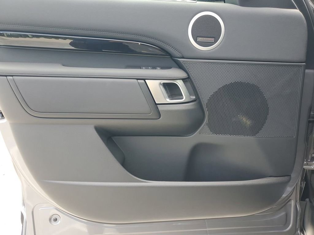 New 2025 Eiger Grey Land Rover S image 23