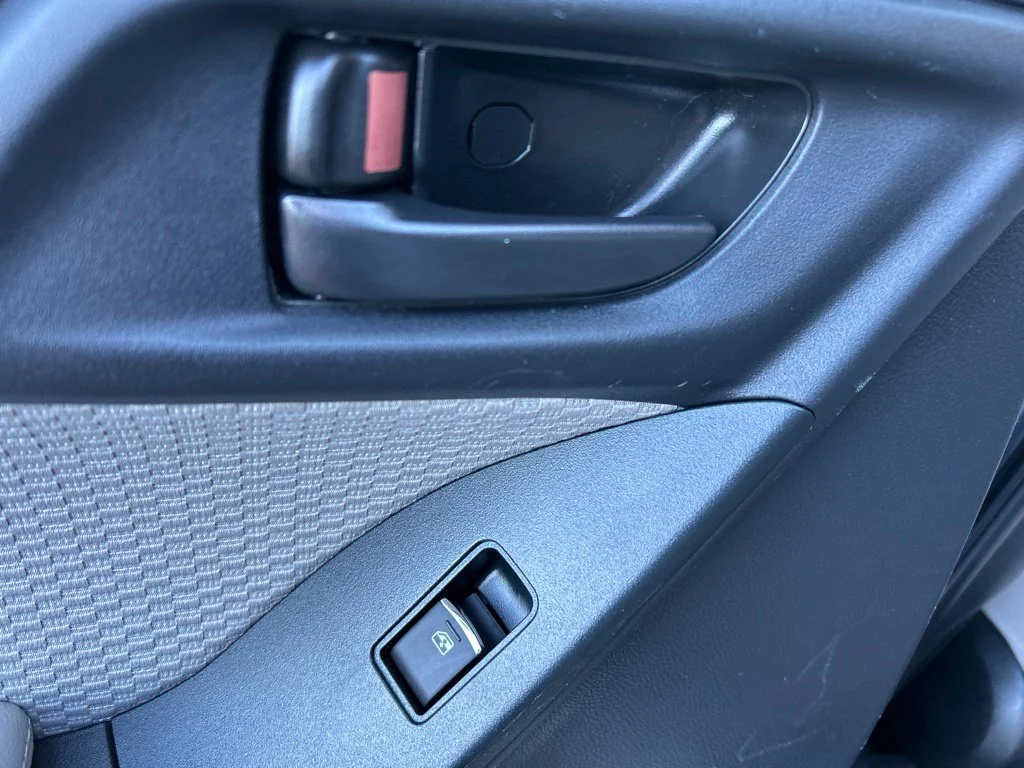 Used 2018 Silver Subaru 2.5i Premium image 26