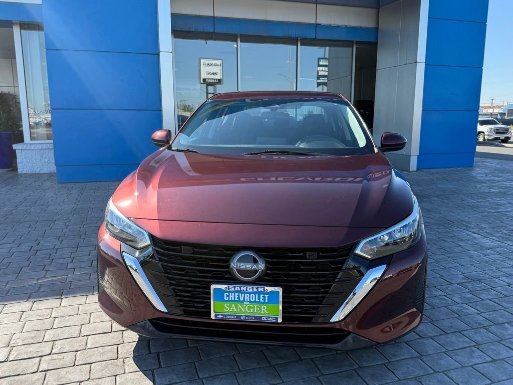 Used 2024  Nissan SV image 3