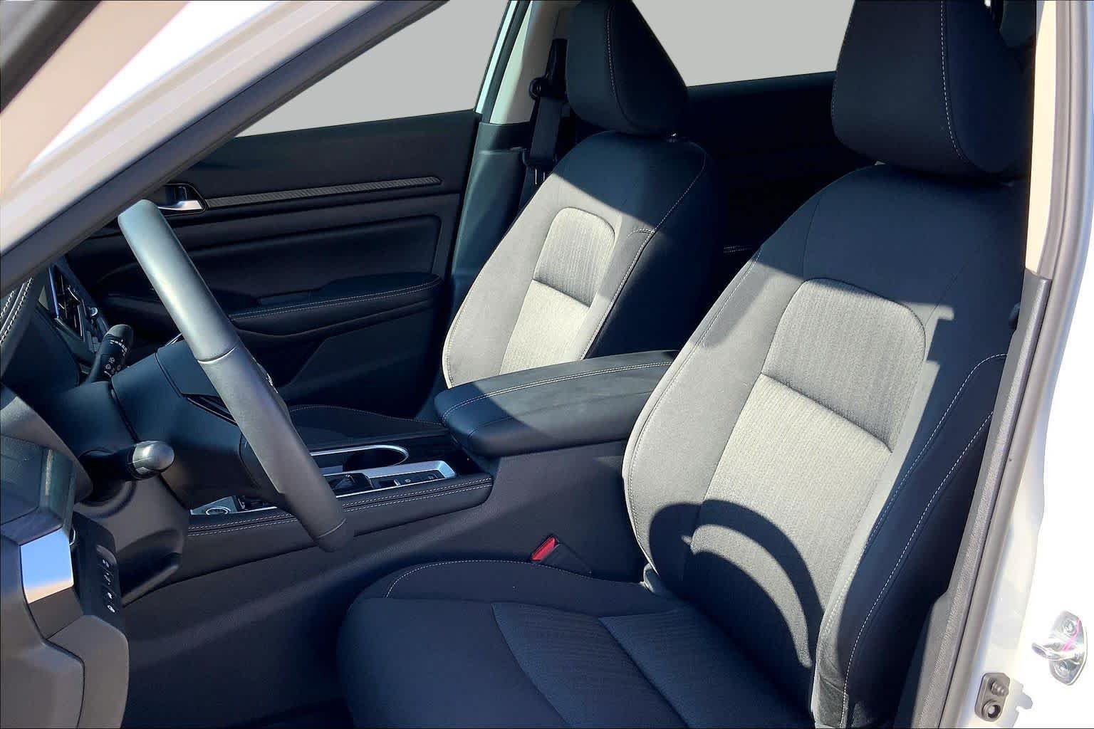 Pre-Owned 2024 Nissan Altima 2.5 SV