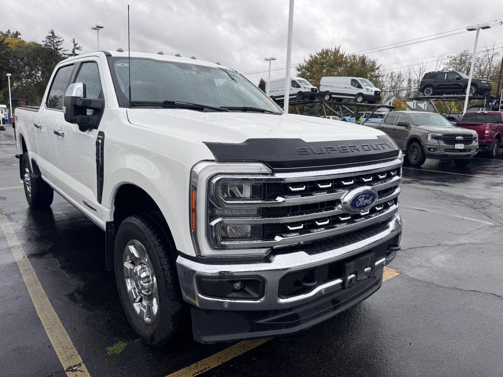 Used 2023 Star White Metallic Tri-Coat Ford Lariat image 3