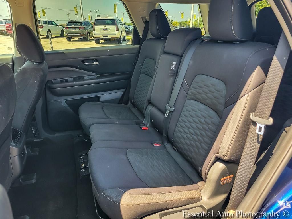Used 2022 Deep Ocean Blue Nissan S image 9