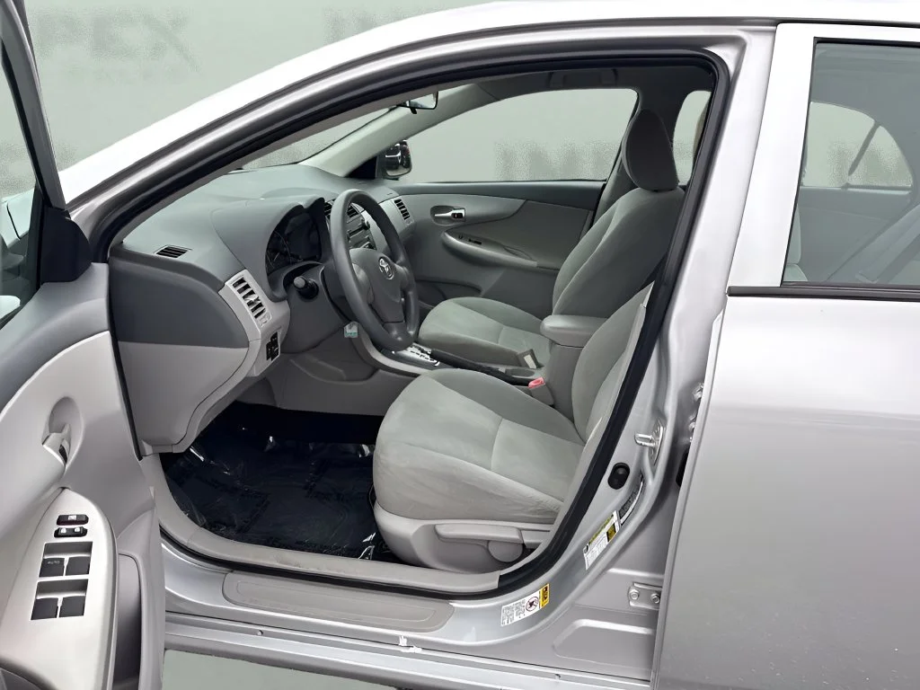Used 2010 Silver Toyota LE image 9