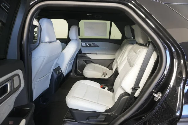 New 2027 Agate Black Metallic Ford Platinum™ image 26