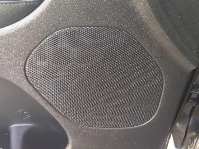 Used 2019 Gray Jeep Limited image 15