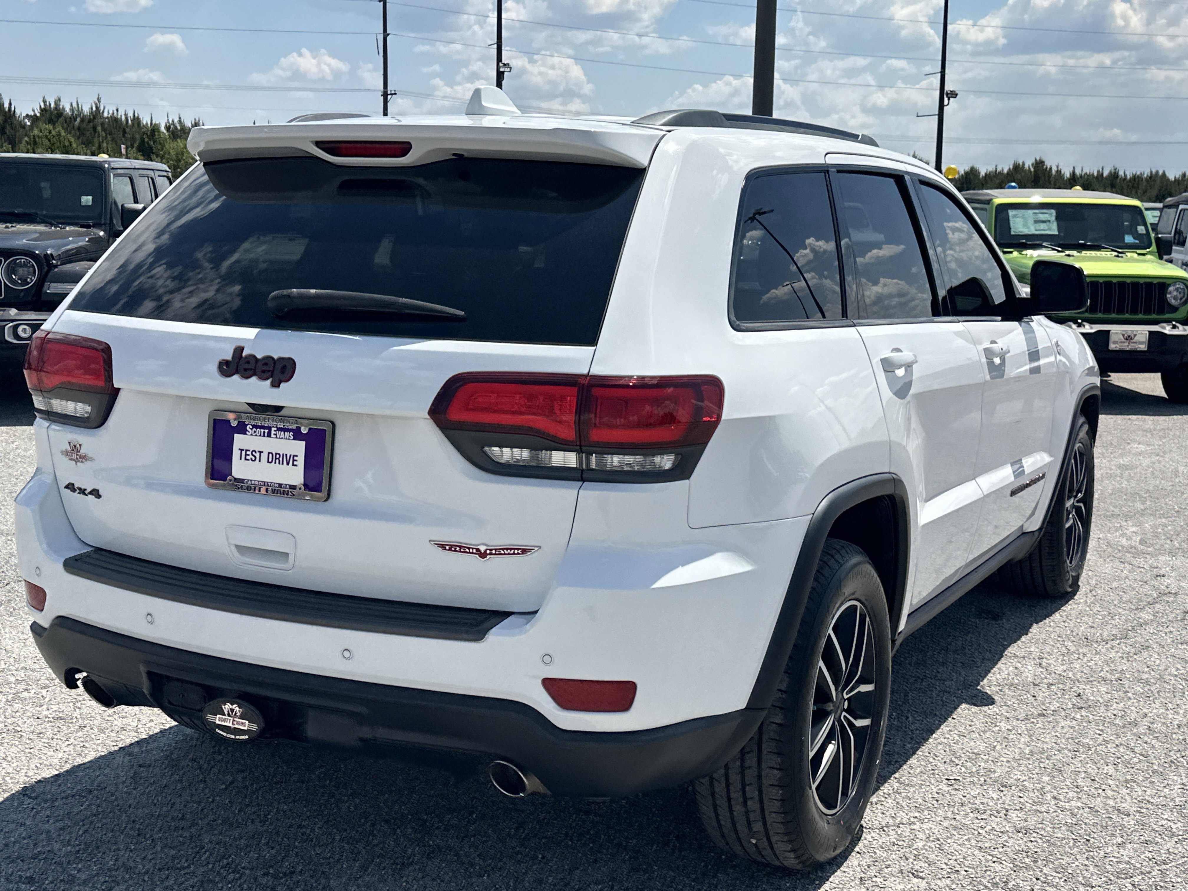 Used 2020 Bright White Clearcoat Jeep Trailhawk image 8