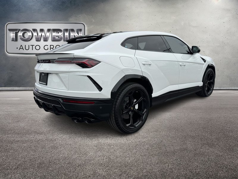 Used 2019  Lamborghini Base image 33