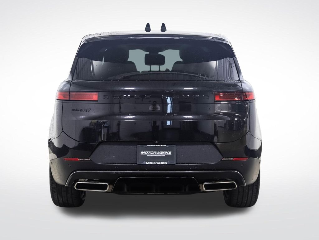 Used 2024 Santorini Black Metallic Land Rover SE image 4