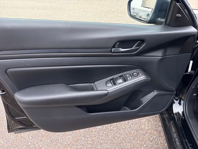 Used 2025 Black Nissan 2.5 S image 10