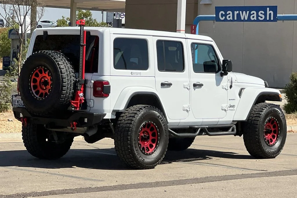 Used 2018 White Jeep Unlimited Sahara image 5