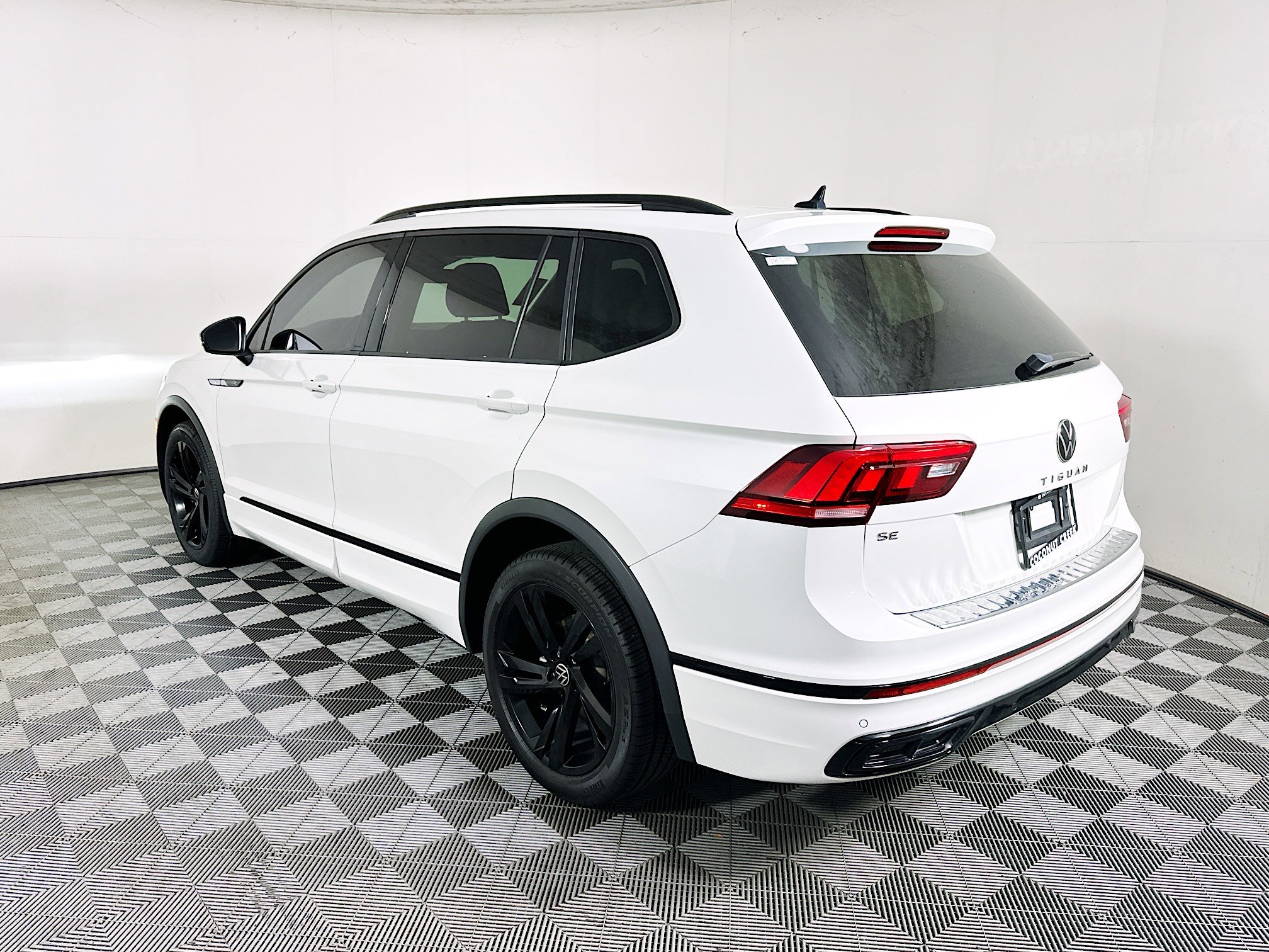 2023 Volkswagen Tiguan thumbnail 7