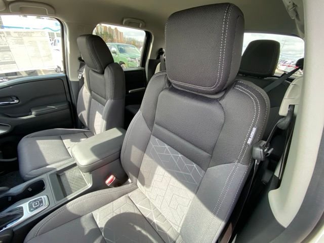 New 2026 Gun Metallic Nissan Crew Cab SV image 27