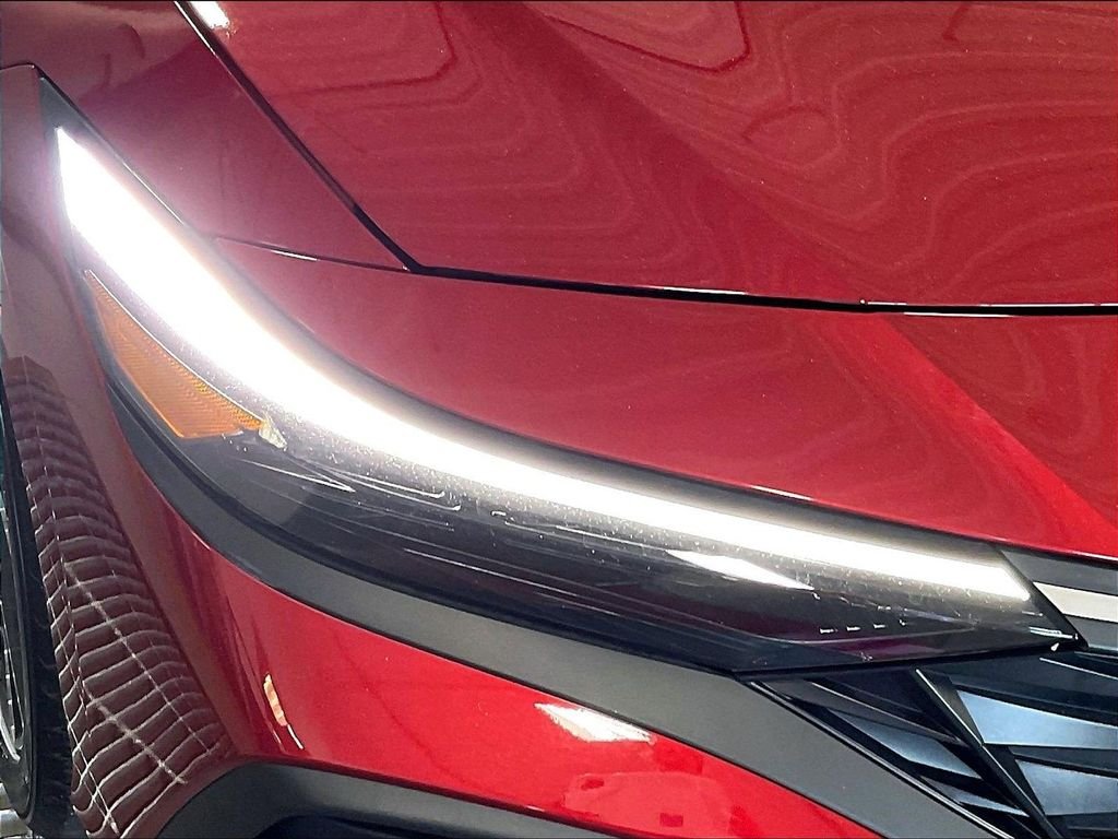Used 2025 Red Hyundai SEL Sport image 31